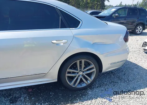 2017 Volkswagen Passat 1.8T R-Line из США, поврежденный, VIN 1VWDT7A31HC069071